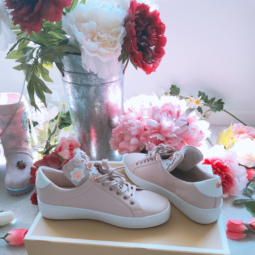 Michael Kors Shoes - Picture 5 of 8